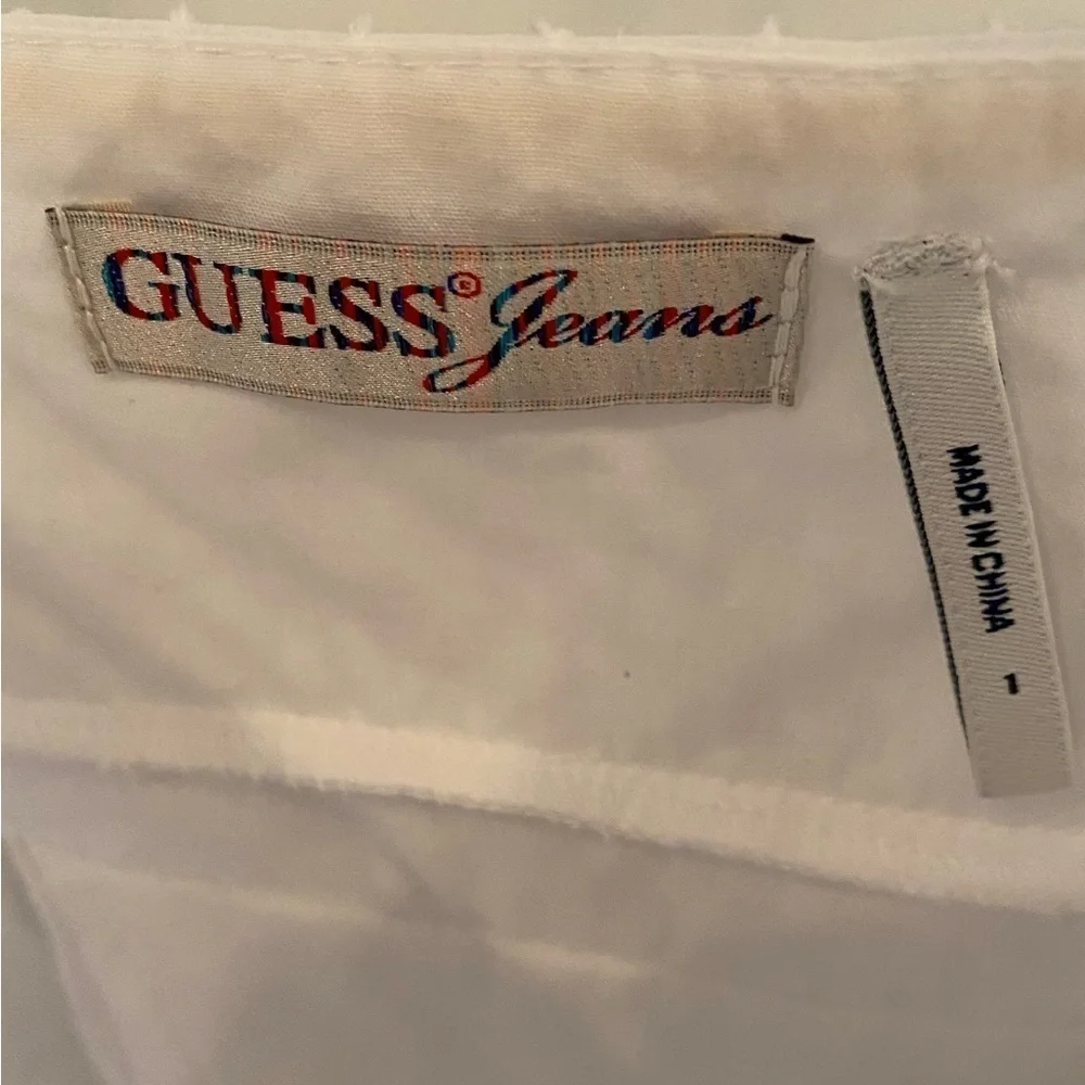 GUESS - Picture 11 of 11